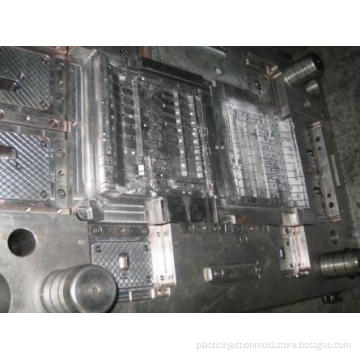Plastic injection mold